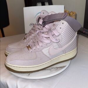 Women's High-Top Nike AF1 Sneakers in Light Purple and Cream